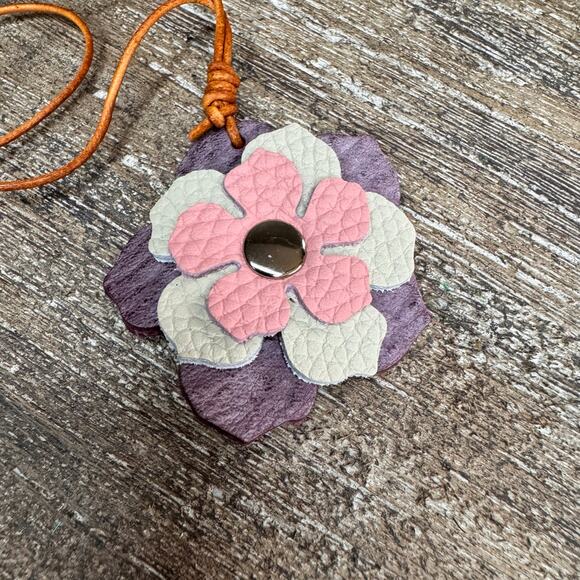 Leather Charm Flower Bag Charm Genuine Leather Purse Keychain NEW FAST SHIP - Picture 4 of 4
